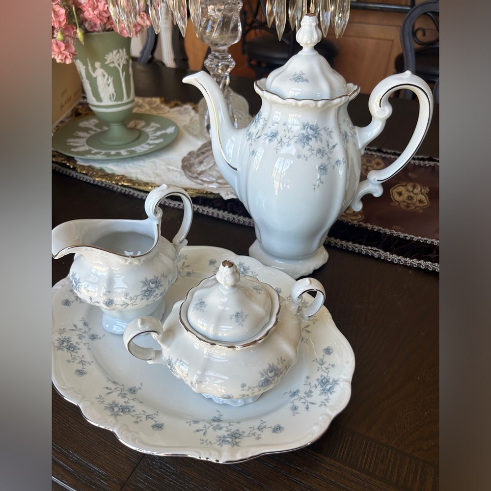 Vintage Johann Haviland Blue Garland Bavarian Tea Coffee Pot Creamer Sugar Tray